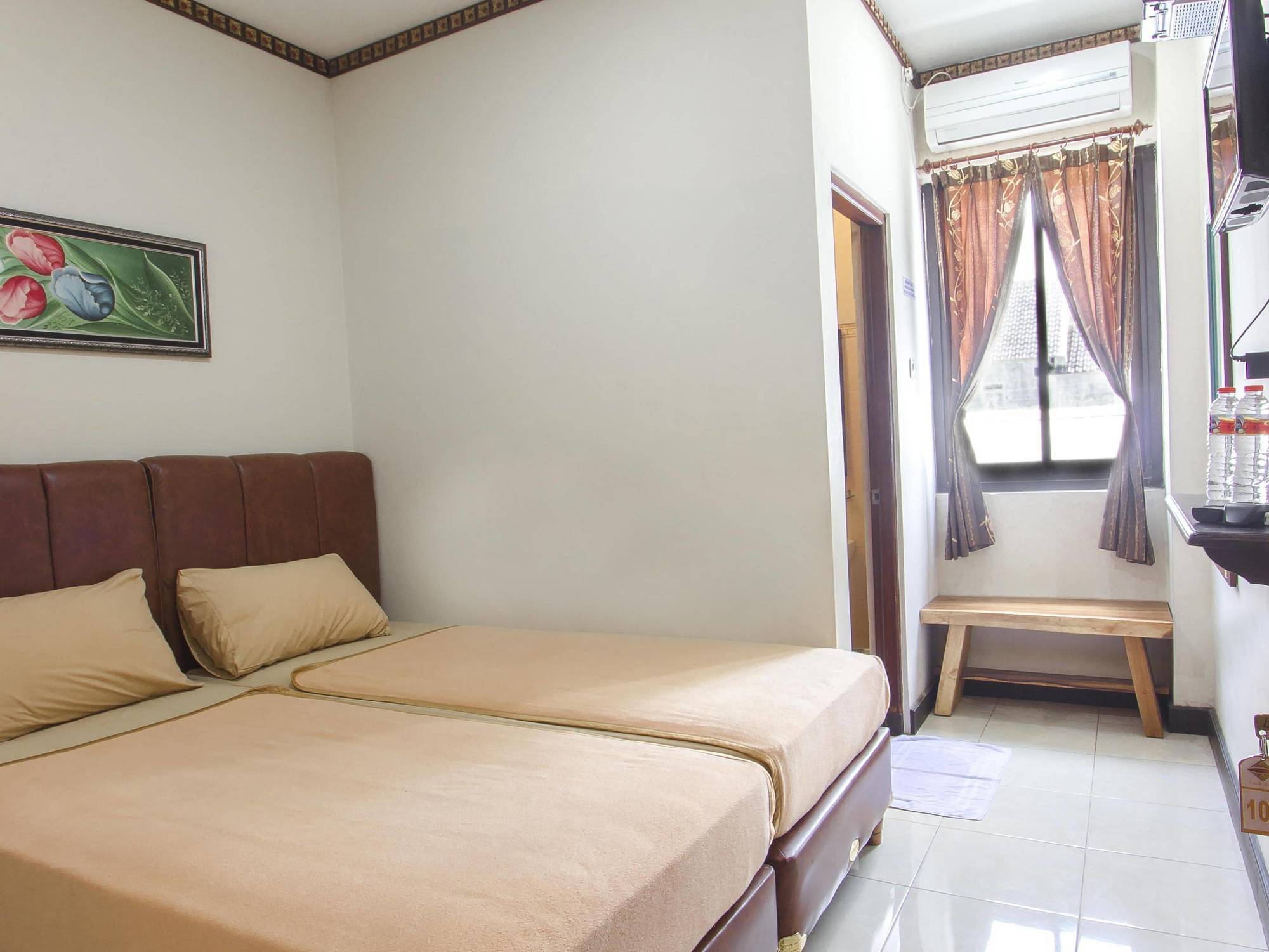 Tasik Jogja Hotel Джокьякарта Экстерьер фото